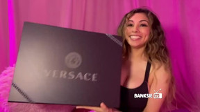 Spoiled Girl Banksie Unboxes Her Versace Gifts For Xmas!