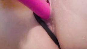 SQUIRTING for my pink dildo