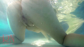 Underwater pussy show. Mermaid fingering masturbation full video