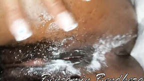 SUBSCRIBE - UNSHAVED CREAMY CLOSE UP ON LOOP (ON LOOP)