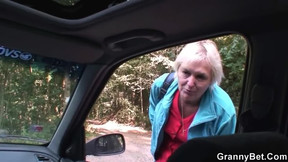 Old bitch gets nailed in the car by a strange