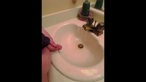 BOYFRIEND PISSES IN SINK WHILE FAMILY IS OUTSIDE