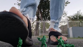 GIANTESS Crushes Tiny Toy Soldiers Stomping Trampling Foot Crush & Smother for tiny green army men