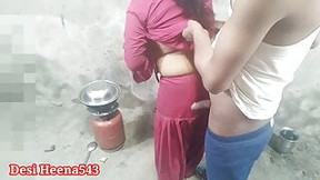 Desi Heena’s first sex with boyfriend in kitchen – clear Hindi audio